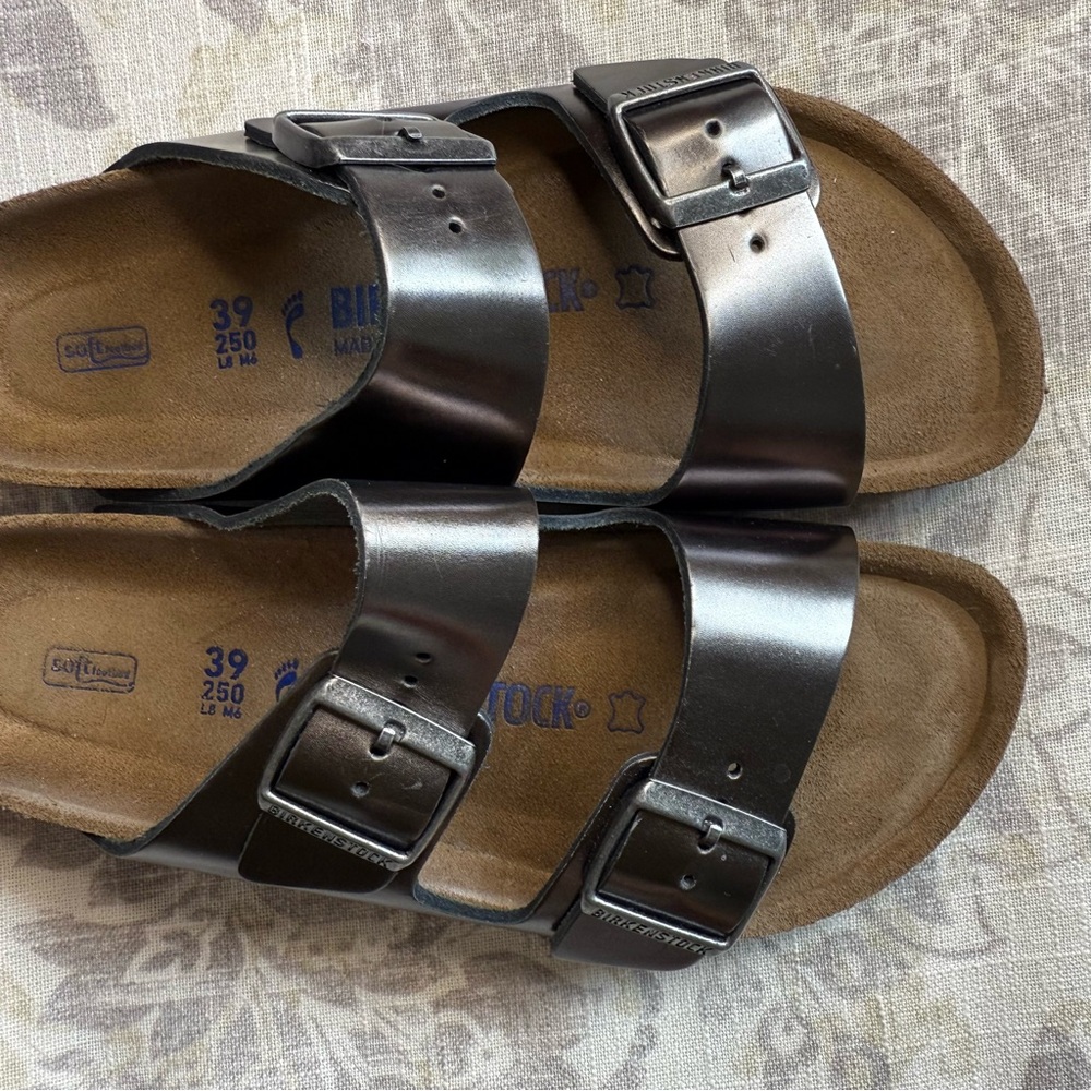BIRKENSTOCK LIKE NEW Arizona Metallic Anthracite Sandals size 39/8.5